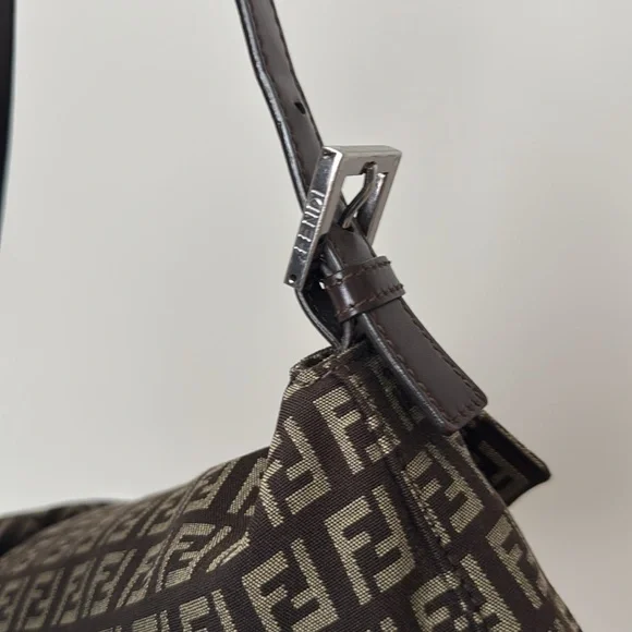 FENDI Vintage Brown Zucca Canvas Baguette shoulder bag - Picture 6 of 12
